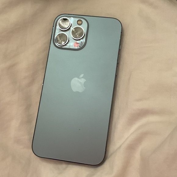 Apple iPhone 13 Pro Max in Gray blacklisted locked for parts